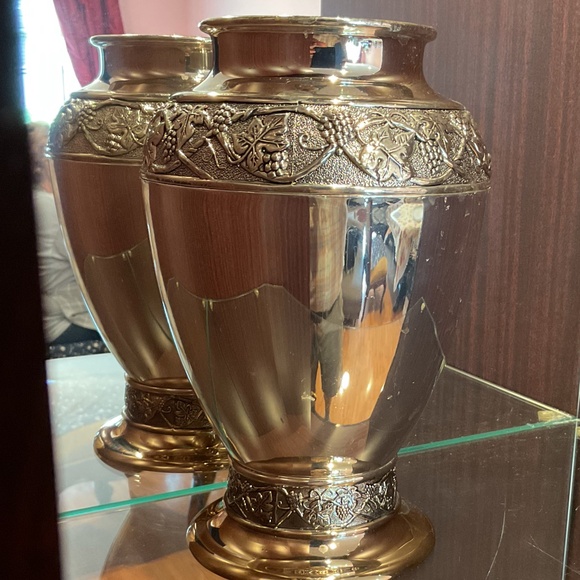 Burton & Burton Ornate Vase Antique Finish Grape Leaves Imprints 9" Heigh - Picture 3 of 7